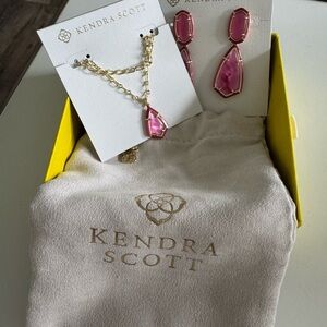 Kendra Scott Fuchsia Pendant Necklace with Gold Chain and Matching earrings.